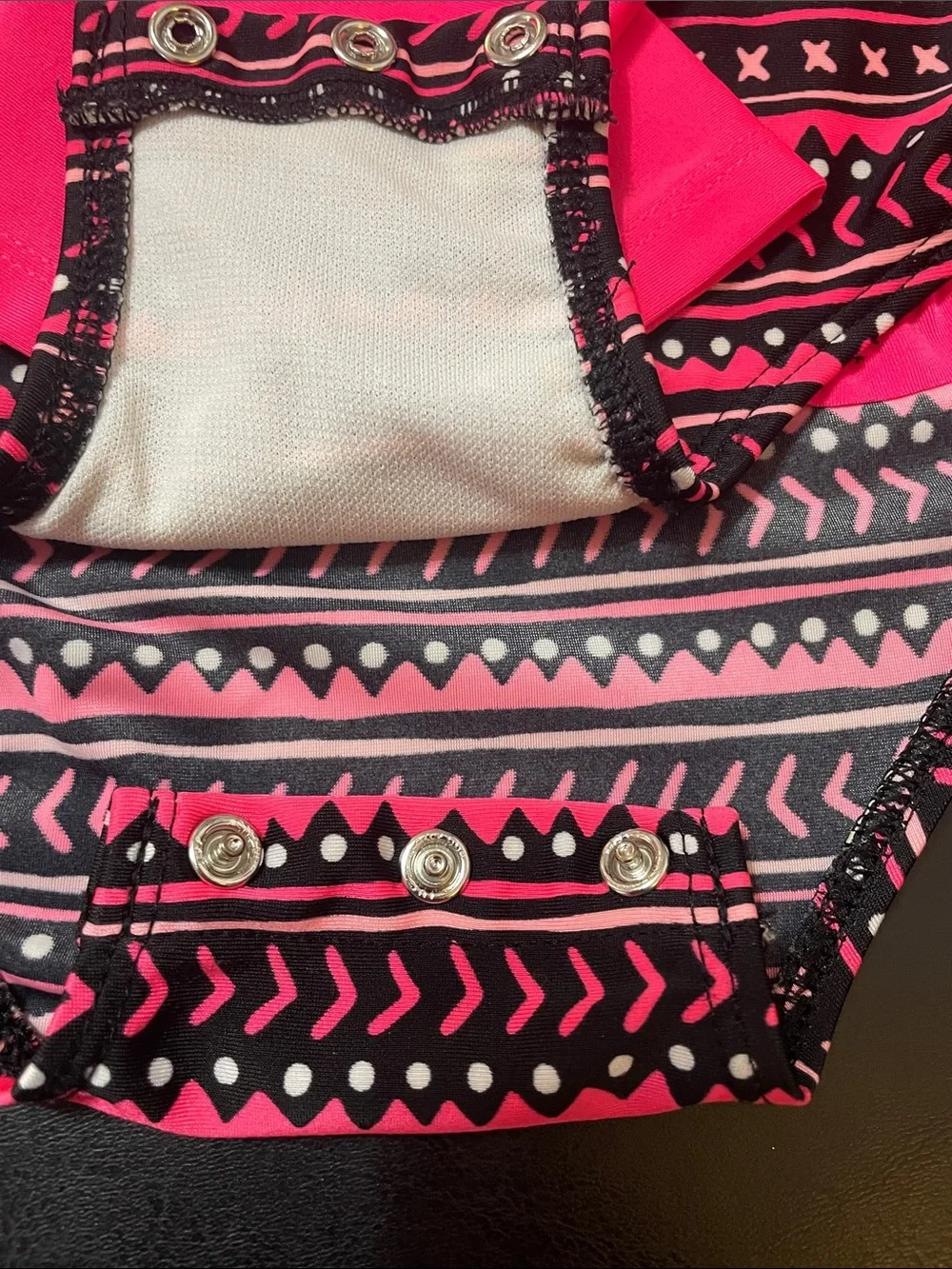Cat & Jack Girls Neon Pink & Black Patterned Rashguard Swimsuit Sz. 5T used